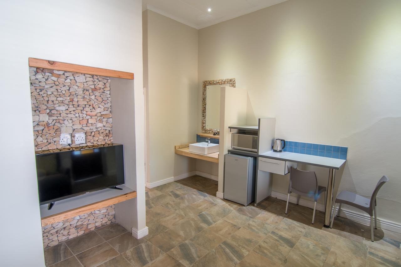 Letsatsi Lodge Vanrhynsdorp エクステリア 写真