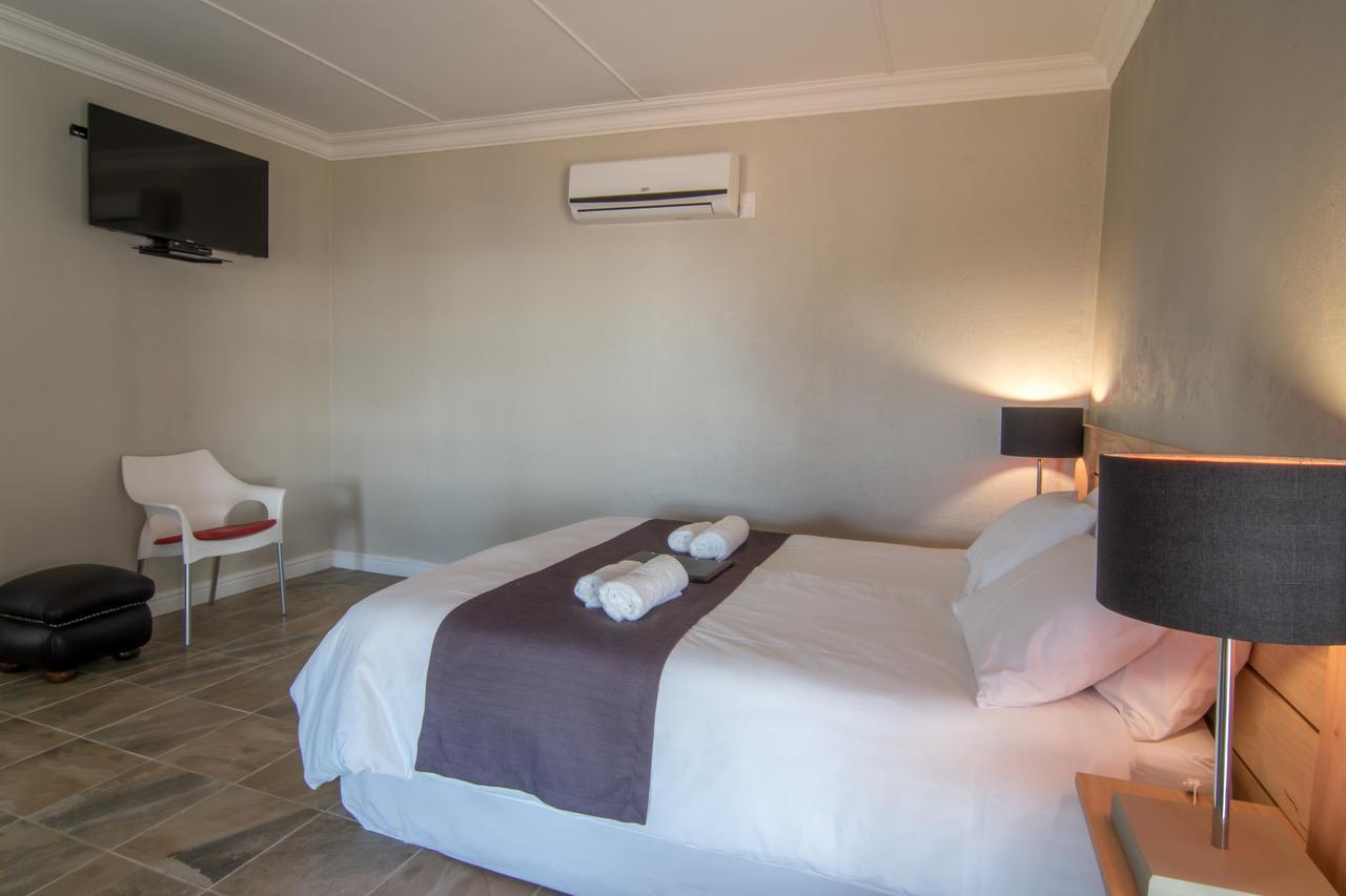 Letsatsi Lodge Vanrhynsdorp エクステリア 写真
